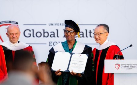 Madamu Jeannette Kagame yitabiriye umuhango wo gutanga impamyabumenyi muri UGHE i Butaro