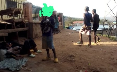 Ubuhamya bw'umwana wavukiye mu muhanda akanawukuriramo