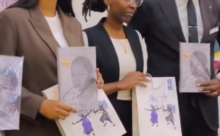 Miss Nishimwe Naomie yahaye ibitabo ishuri yizeho