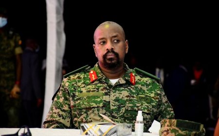 Gen Muhoozi yasabye Amerika imbabazi nyuma yo kuyishinja gushyigikira Bobi Wine