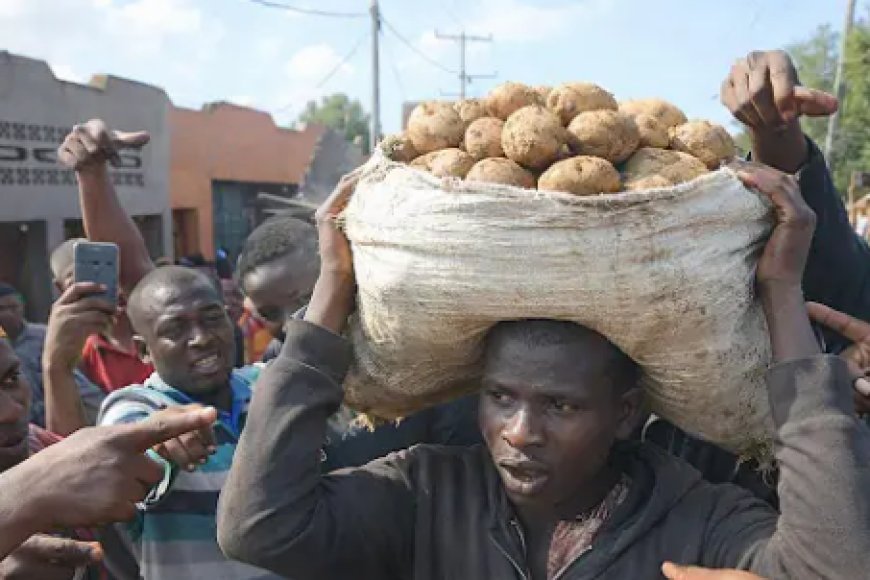 Gicumbi: Yafatanwe ibirayi yibye ku munsi wo kurasa umwaka