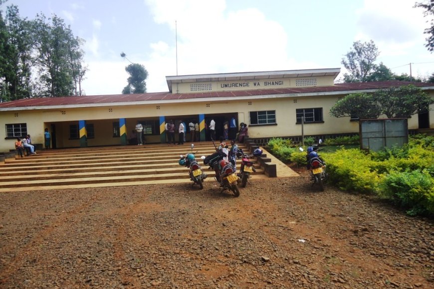 Nyamasheke: Umwana yapfuye akubiswe isuka na mugenzi we