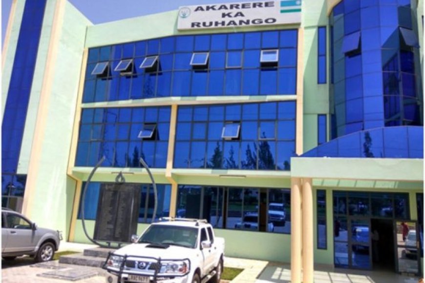 Ruhango: Bashyiriye Polisi ruswa bahita batabwa muri yombi