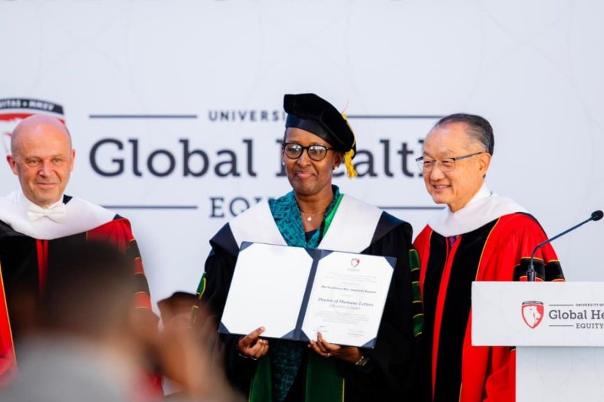 Madamu Jeannette Kagame yitabiriye umuhango wo gutanga impamyabumenyi muri UGHE i Butaro