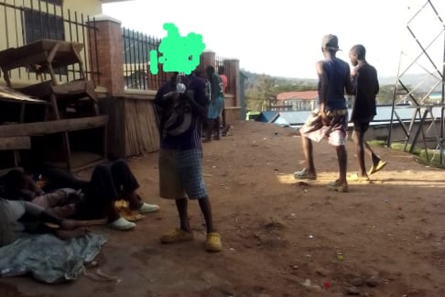 Ubuhamya bw'umwana wavukiye mu muhanda akanawukuriramo