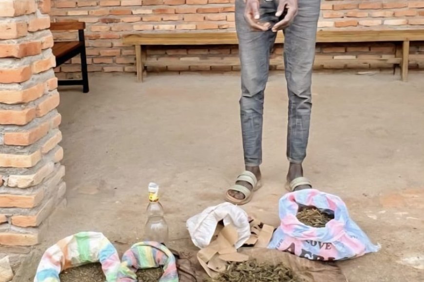 Ruhango: Yafashwe akwirakwiza ibiro bibiri by'urumogi