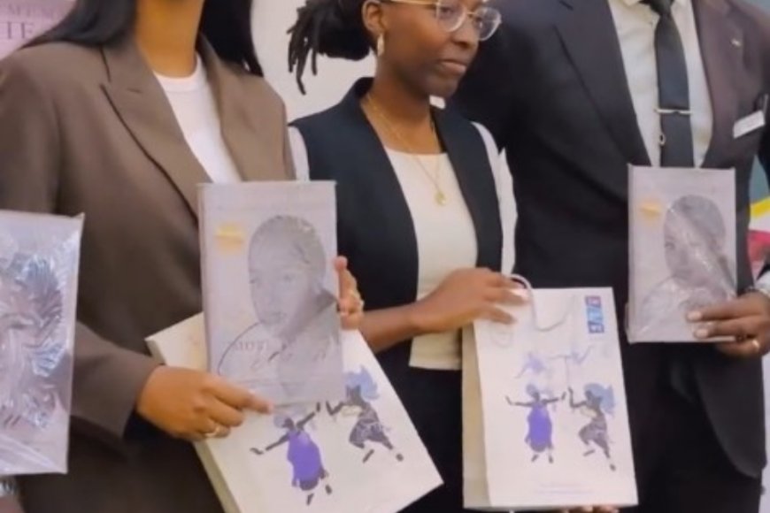 Miss Nishimwe Naomie yahaye ibitabo ishuri yizeho