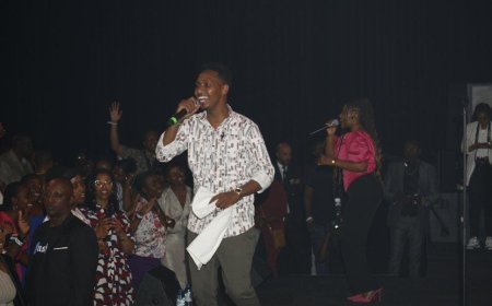 Israel Mbonyi azataramira mu Bubiligi