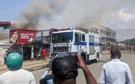 Rubavu: Inyubako y’ubucuruzi yafashwe n'inkongi irashya irakongoka