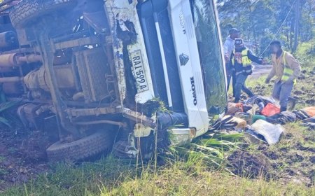 Nyamasheke: Impanuka y'ikamyo yakomerekeyemo abantu 16