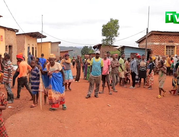 Ngoma: Abagabo bagurisha n’imyenda y’imbere y’abagore kubera urusimbi