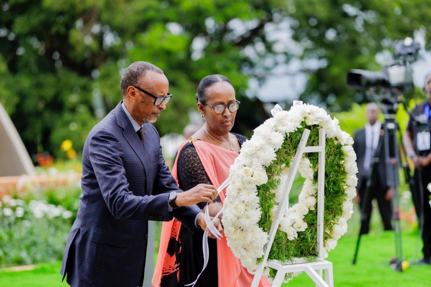 Perezida Kagame na Madamu Jeannette Kagame bunamiye Intwari z’u Rwanda