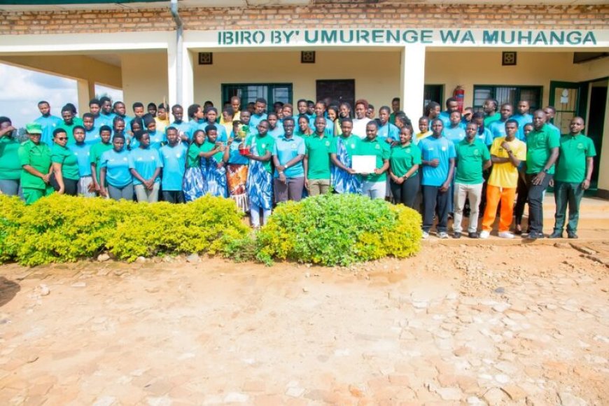 Muhanga: Inkomezabigwi icyiciro cya 13 zasoje urugerero zasabwe kuba umusemburo w’iterambere
