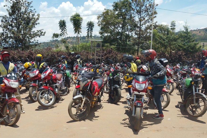 Kamonyi: Polisi yakebuye abamotari batwara ibitemewe