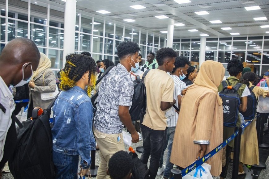 U Rwanda rwakiriye 164 barimo impunzi n’abimukira baturutse muri Libya