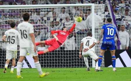 Real Madrid yanze gukomeza gukurikira FC Barcelona