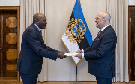 Amb. Dushimimana presents credentials to Alar Karis Estonia’s President