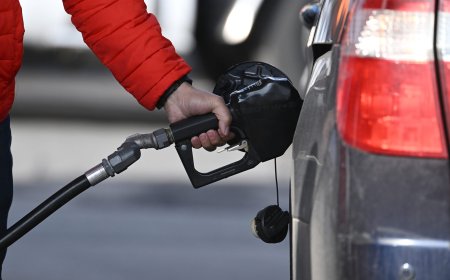 Intambara ya Amerika, Israel na Iran yateje izamuka ry’ibiciro bya peteroli ku masoko mpuzamahanga