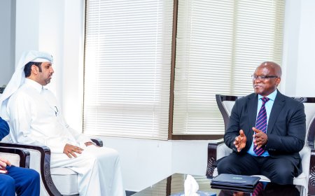 Ambasaderi wa Qatar mu Rwanda yaganiriye na Minisitiri w’Ingabo ku bufatanye bw’ibihugu byombi
