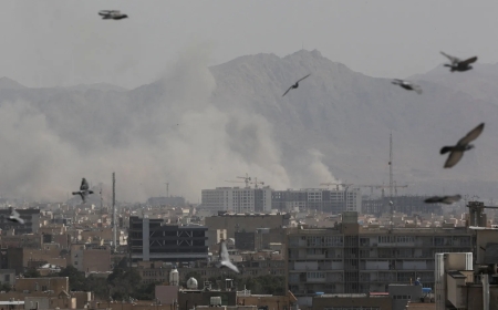 Intambara ya Israel na Iran ikomeje gukara nyuma y’ibindi bitero i Tehran