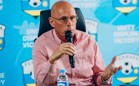 Perezida wa FERWAFA yatangaje ibintu byagendeweho bahitamo Stephen Costantine