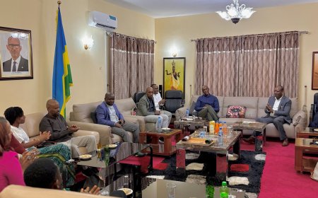 Abanyarwanda baba muri Nigeria bakiriye Ambasaderi mushya i Abuja
