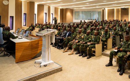 Abanyeshuri ba Gisirikare mu rugendoshuri rwibanda ku mihindagurikire y’ikirere