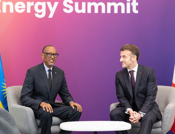 Perezida Kagame na Macron baganiriye ku mubano w’u Rwanda n’u Bufaransa n’umutekano w’akarere