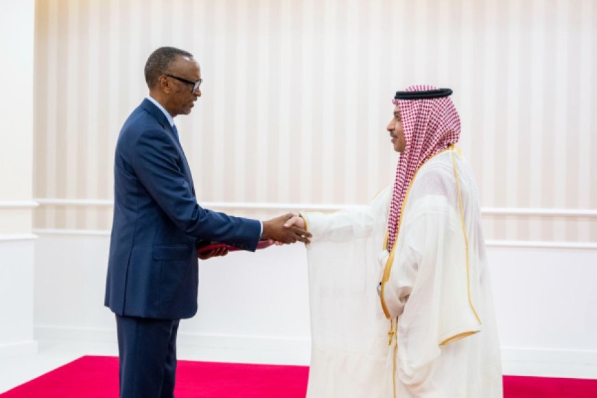 Perezida Kagame yakiriye ba ambasaderi  bashya 20