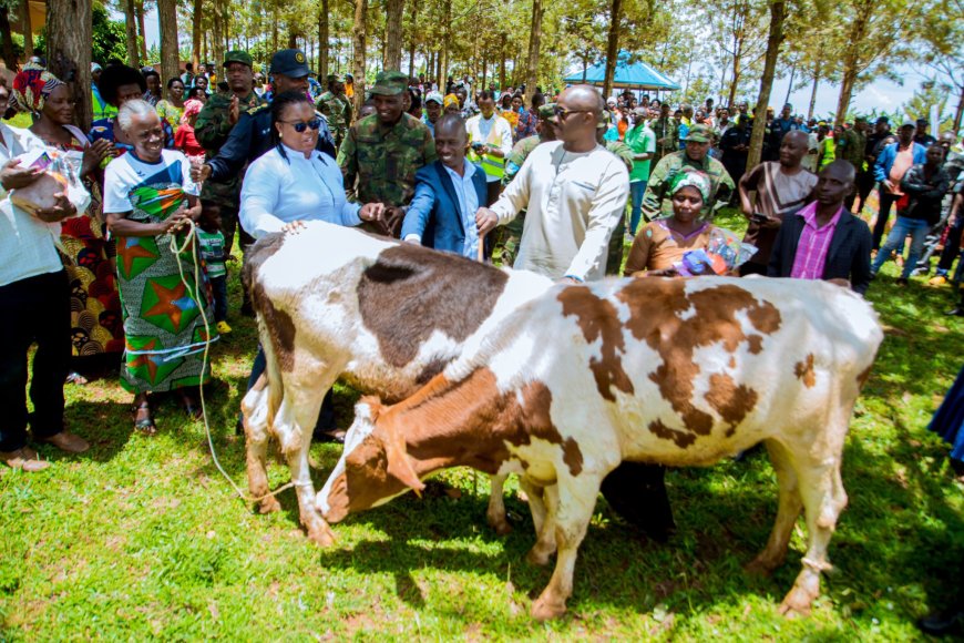 Kayonza:  Imbamutima z'abaturage borojwe amatungo muri gahunda y'ibikorwa by'Ingabo na Polisi