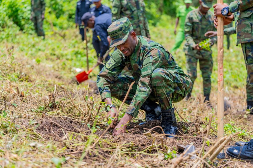 Ingabo na Polisi batangiye ibikorwa biteza imbere imibereho y’abaturage