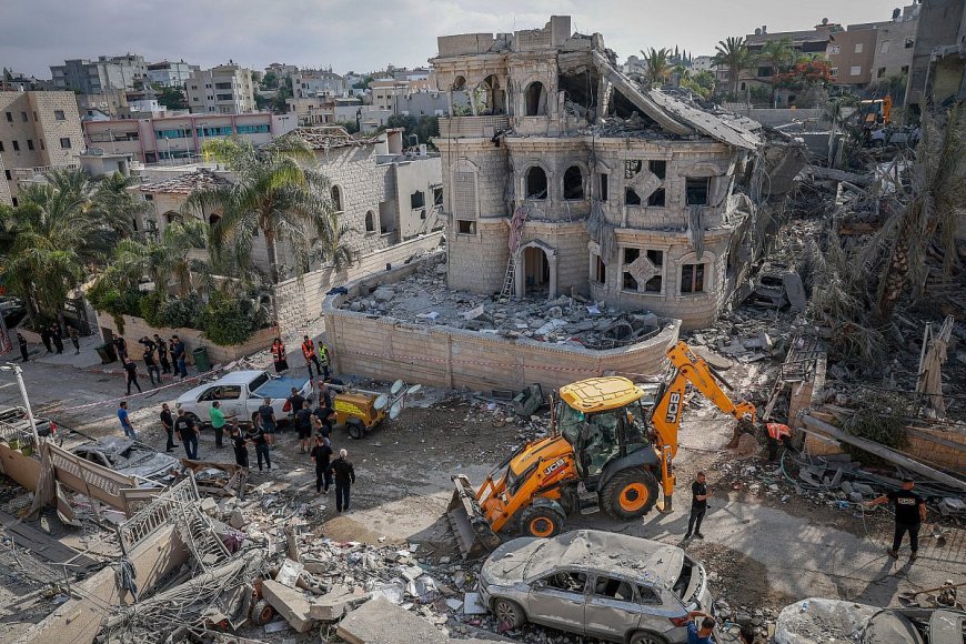 Iran yongeye kugaba ibitero kuri Israel, ikomeza no gufunga umuhora wa Hormuz