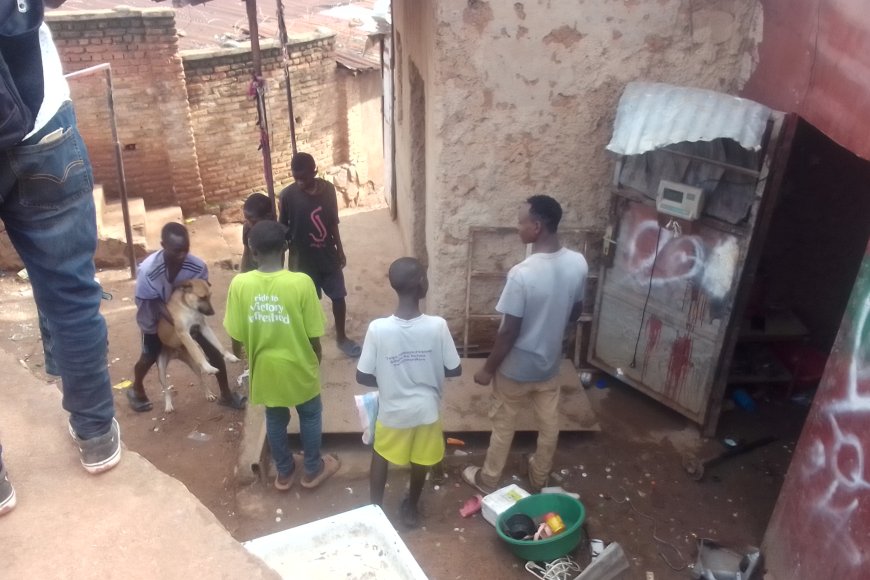 Kigali: Hari ababyeyi bakura abana mu ishuri  bakabatuma gushaka ibyuma