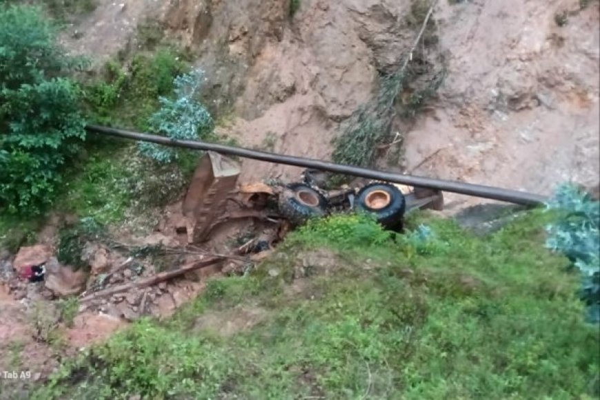 Nyamagabe: Abantu babiri bakora umuhanda bishwe n’imashini bakoreshaga