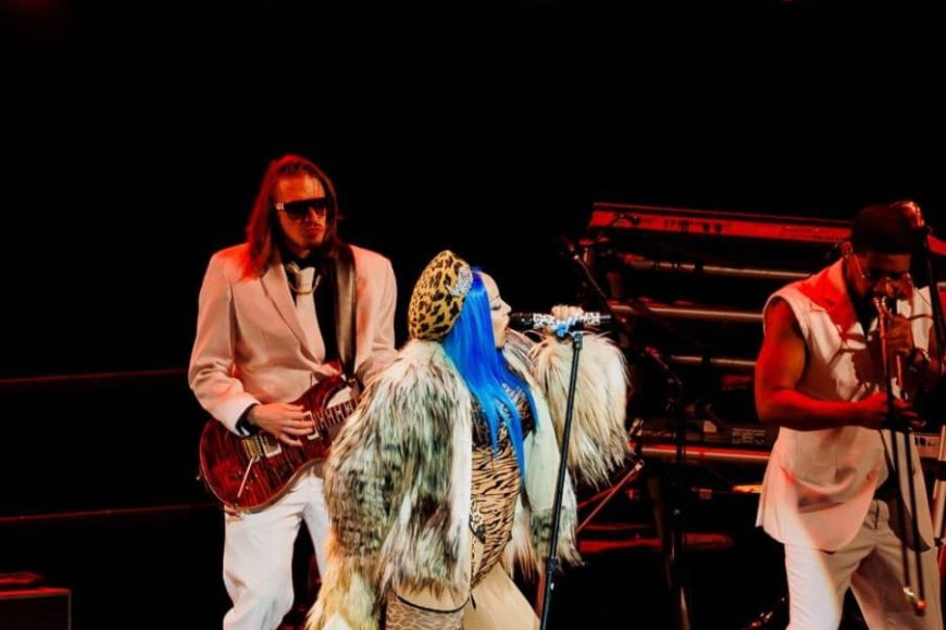 Doja Cat yacuruje amatike 7908