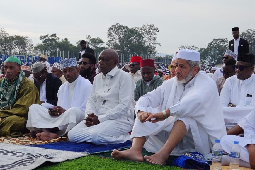 Abayisilamu bo mu Rwanda bizihije Umunsi Mukuru wa Eid al-Fitr (Amafoto)