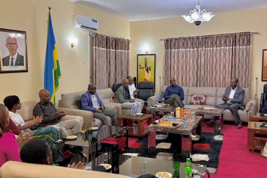 Abanyarwanda baba muri Nigeria bakiriye Ambasaderi mushya i Abuja