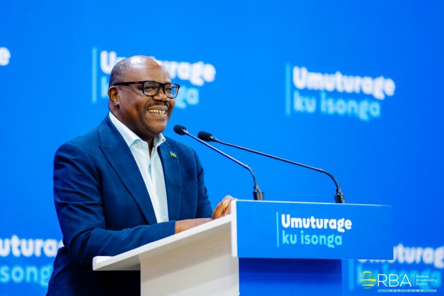 Hari kuba inama yiga ku iterambere ry'abaturage (Amafoto)