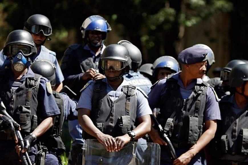 Afurika y’Epfo: Abapolisi 12 bakuru batawe muri yombi bakekwaho ruswa n’uburiganya