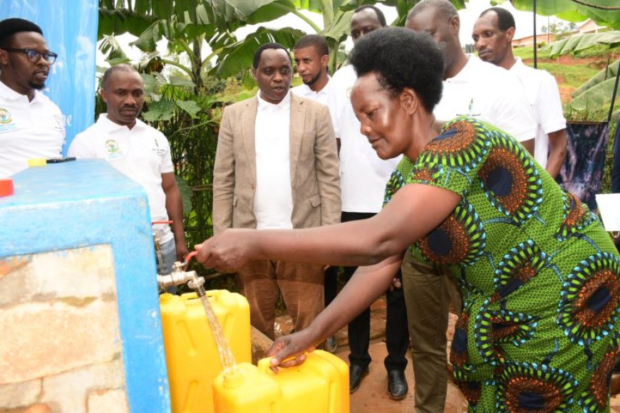 Nyamagabe: Miliyari 90 Frw ziri gushorwa mu kugeza amazi meza ku baturage