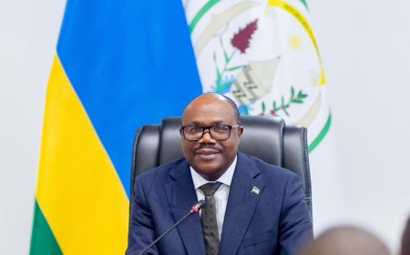 Minisitiri w’Intebe Nsengiyumva yasabye abacuruzi kudahenda abaturage bitwaje izamuka ry’ibiciro