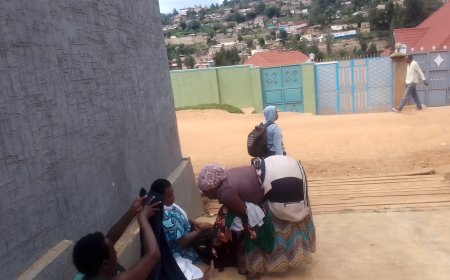 Kimisagara: Abanyerondo barashinjwa kutagira uruhare mu guca abacuruza ibirimo imyenda itose yibwa yanitse