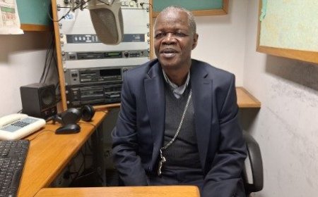 Musenyeri Francis Mfumbusa wari ushinzwe itangazamakuru rya Kiliziya Gatolika muri Afurika ypfuye