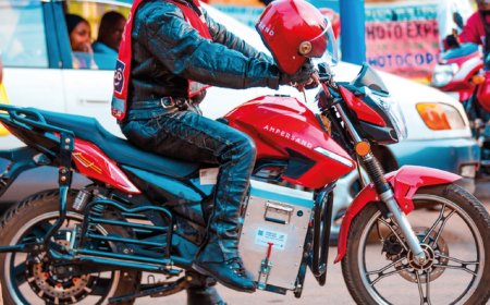 Kigali : Inyungu ku bamotari ba moto z'amashanyarazi nyuma y'izamuka ry'ibiciro bya Lisansi