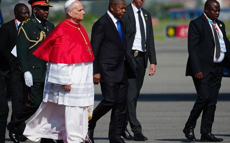Papa Leo XIV yageze muri Angola asaba abanyapolitiki kwirinda kwishora mu ntambara