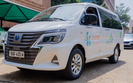 Ibigo bya Leta byategetswe kugura imodoka zikoresha amashanyarazi