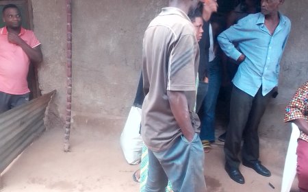 Nyakabanda: Umugore n'umugabo we bafatiwe mu kabari bari kwishimira telefone bibye