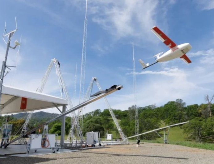 Iburengerazuba: Aborozi bagiye kujya bagezwaho inkingo n’intanga z’amatungo hifashishijwe Drones