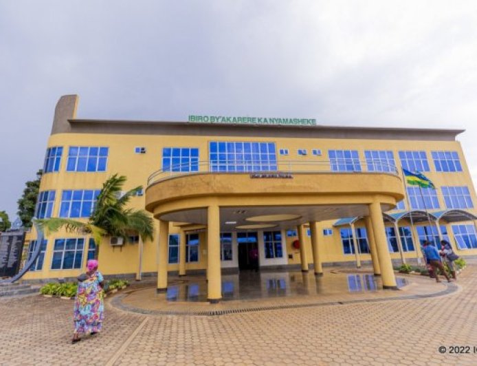 Nyamasheke: Abaturage barenga 100 bamaze kuva mu isantere ya Kirambo