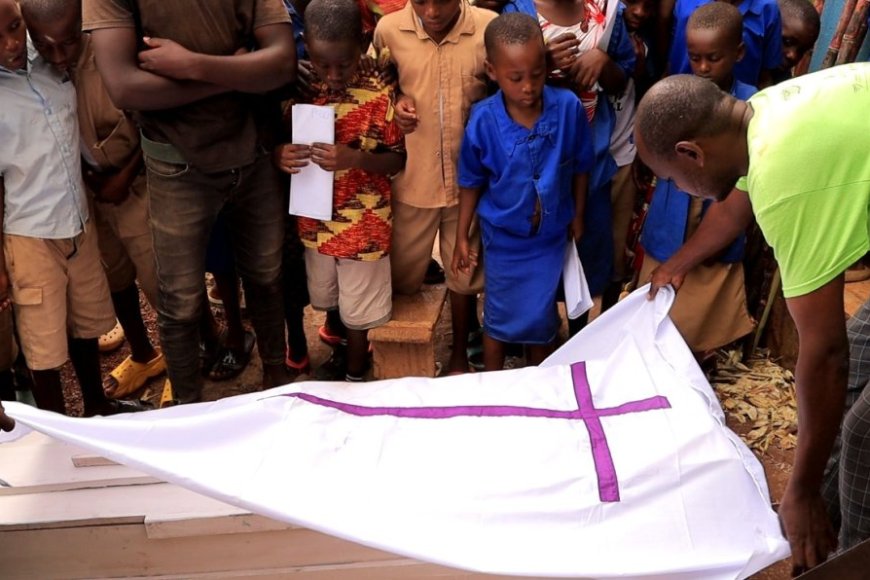 Gatsibo: Yabitswe ko yapfuye ku munsi wo kubeshya, bamenya ko ari muzima bagejeje isanduku iwe